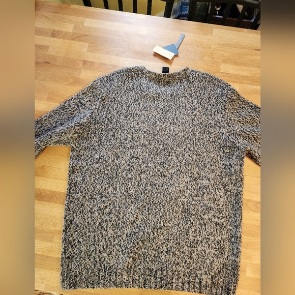 Maraschino Man Heather Crew Sweater NWT - Picture 4 of 5